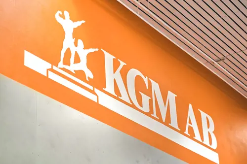 Hultsfred Gymnastikklubb -  KGM-gymFullt utrustat gym med hantalar, ketlebells och andra fria vikterRacks vid spegelvägg och maskiner för hela kroppen. Löpand, crosstrainer, motionscykel och roddmaskin. Även yta för dig som hellre tränar med den egna kroppen som motstånd.För att träna på gymmet behöver du vara 16 år.&nbsp;Se våra priser och läs mer om hur du betalar »Här är de 15st mest sökta gymmen på GymKarta i Juli 2023Nordic Wellness Lindholmen på Lindholmsallén 20 i GöteborgSATS Gamlestaden på Gamlestadstorget 7 i GöteborgSTC Sävedalen - Göteborgsvägen 104 - GymKarta.seSTC munkebäck på Munkebäcks Allé 26 i GöteborgNordic Wellness Göteborg Kviberg Arena - GymKarta.seNordic Wellness Kungälv Kongahälla - GymKarta.seActic Lerum - Vattenpalatset på Häradsvägen 3 i Lerum&nbsp;Maximus Gym Brunnsbo på Folkvisegatan 15 i GöteborgSATS Hovås på Björklundabacken 2 i Hovås - GymKarta.seNordic Wellness Backaplan på Gustaf Dalénsgatan 13Fitness24Seven på Lergöksgatan 6 i Västra FrölundaSATS Askim (Sisjön stora) på Ekonomivägen 6 i AskimSTC på Ekenleden 10 i Kållered - GymKarta.seNordic Wellness Marklandsgatan - GymKarta.seNordic Wellness på Vasagatan 7 i Göteborg